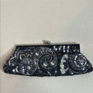 Perfect for Christmas! Beaded & Sequined Evening Clutch Purse – Black/Silver